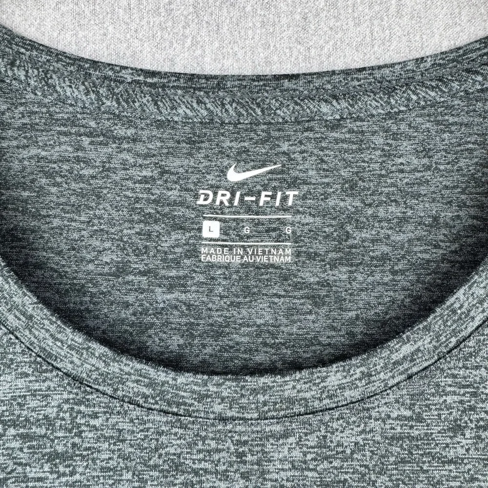 Nike Dri-FIT Athletic Top Womens Large Green Gray Short‎ Sleeve Tee